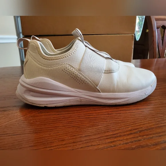 Clove Solo Sneakers - Picture 12 of 13